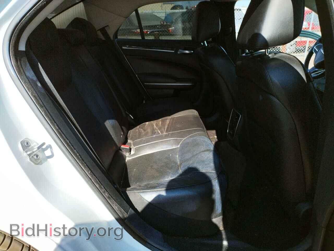 2019 CHRYSLER 300 - VIN: 2C3CCAEG3KH528392 - Фото 6