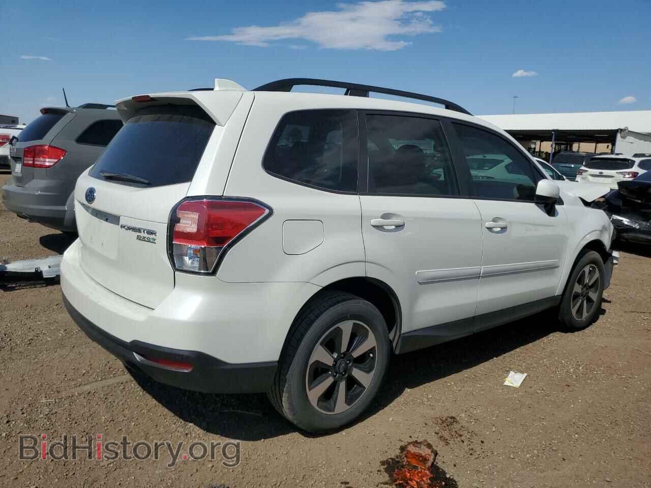 2017 SUBARU FORESTER - VIN: JF2SJAEC1HH810749 - Фото 4