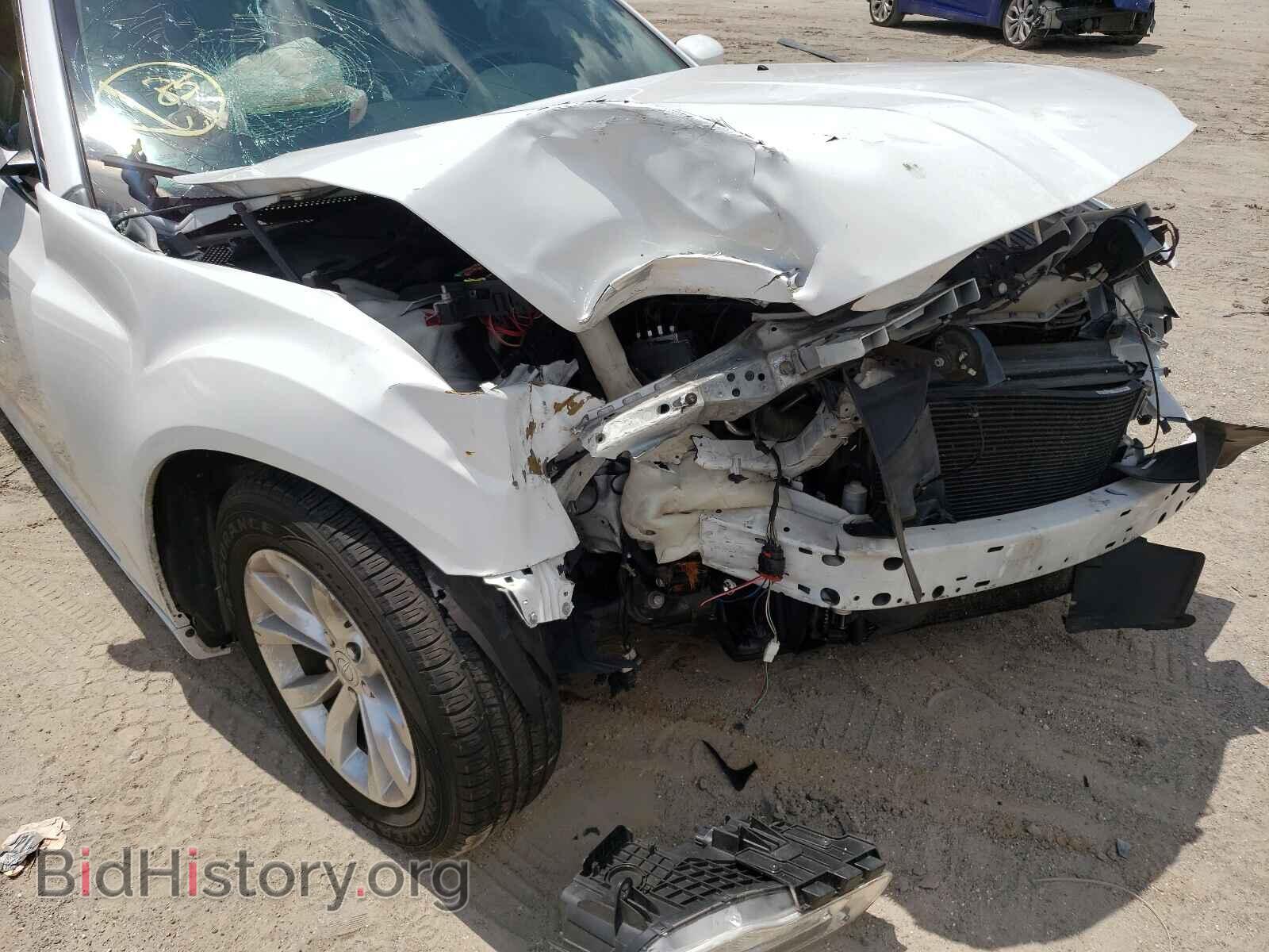 2015 CHRYSLER 300 - VIN: 2C3CCAAG3FH786035 - Фото 9