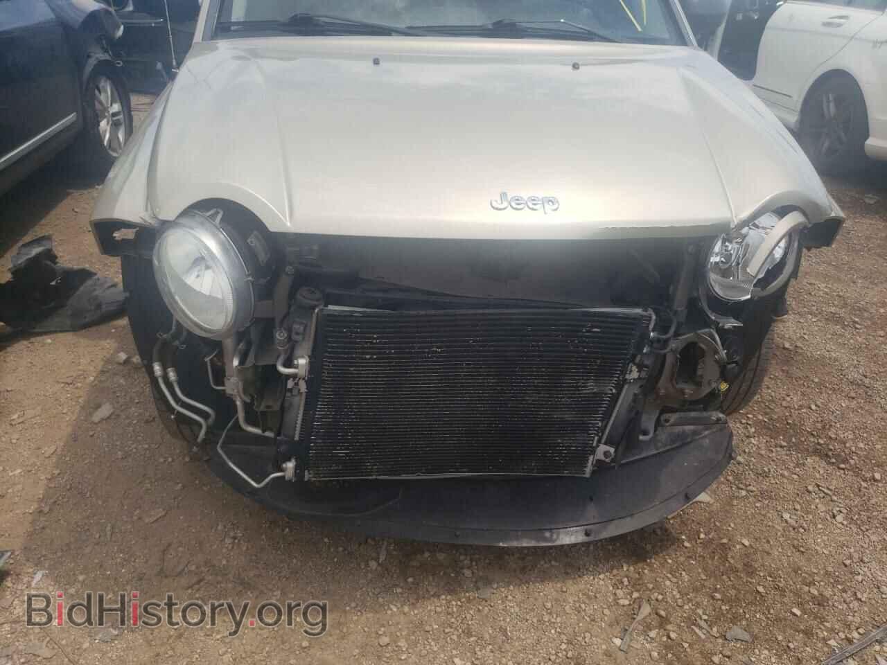 2010 JEEP COMPASS - VIN: 1J4NT4FB7AD506152 - Photo 9
