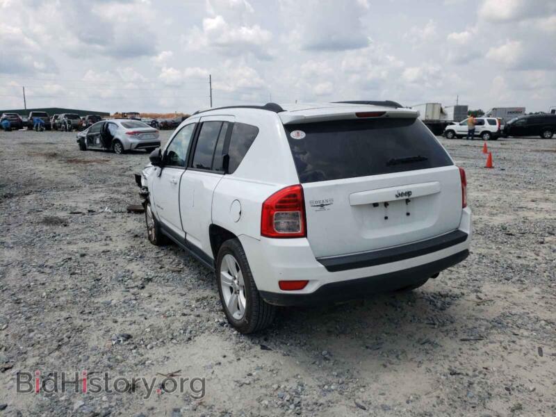 2011 Jeep COMPASS (VIN 1J4NT1FA2BD240935) — фото 3 из 10