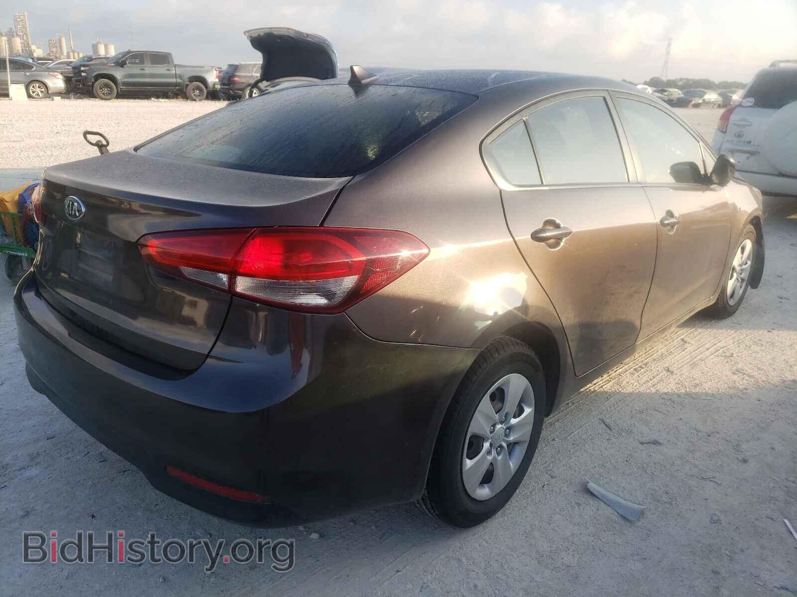 2017 KIA FORTE - VIN: 3KPFK4A72HE150296 - Photo 4