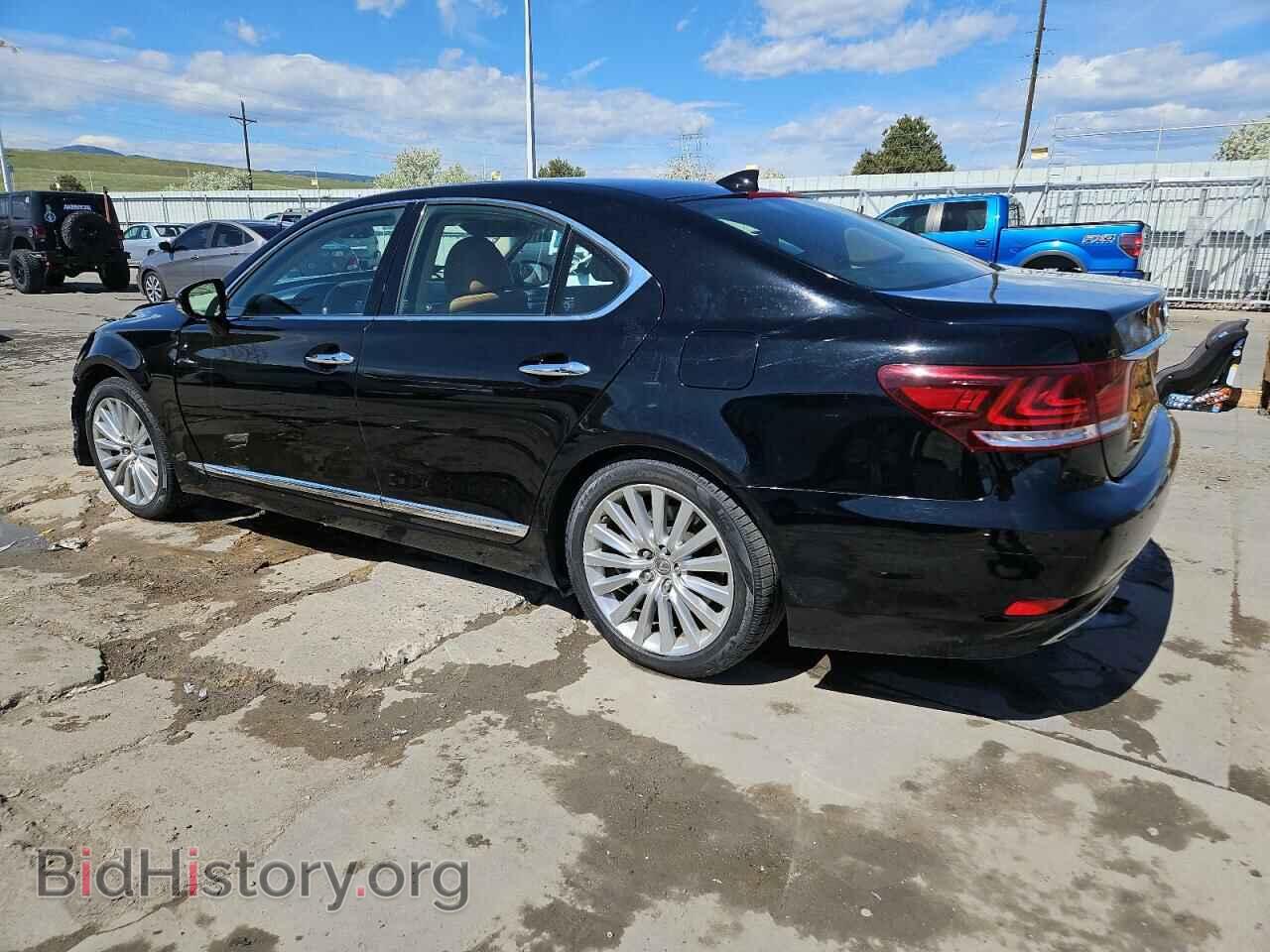 2015 LEXUS LS460 - VIN: JTHCL5EFXF5025397 - Photo 2