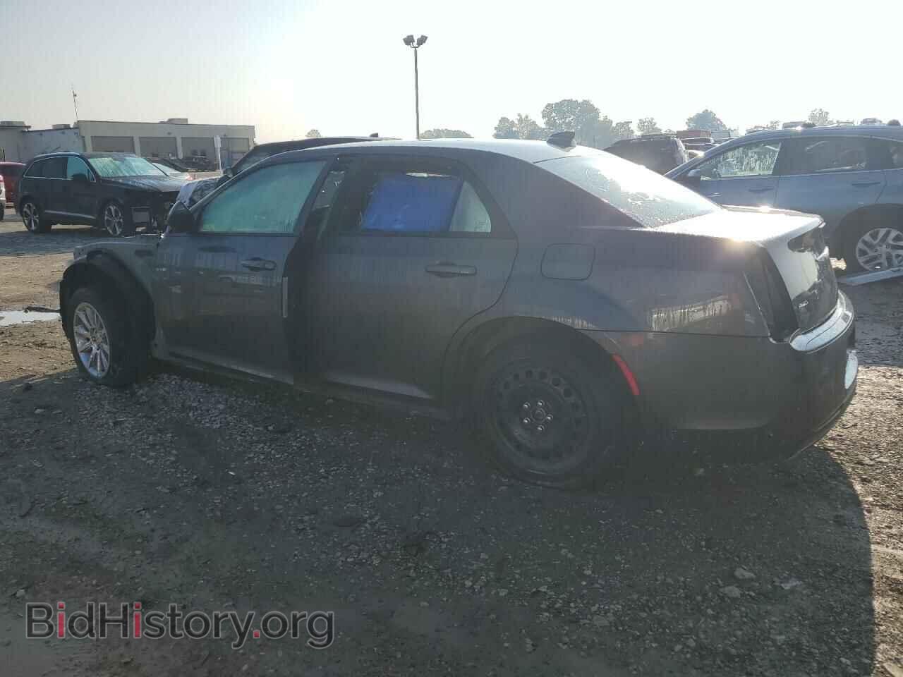 2017 CHRYSLER 300 - VIN: 2C3CCAGG4HH604014 - Фото 2