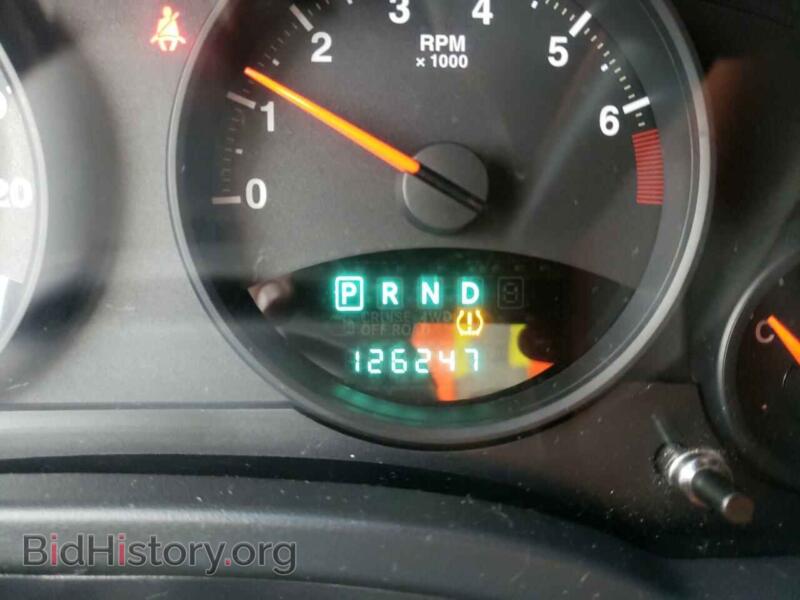 2012 Jeep COMPASS (VIN 1C4NJDBB6CD638758) — photo 8 of 10