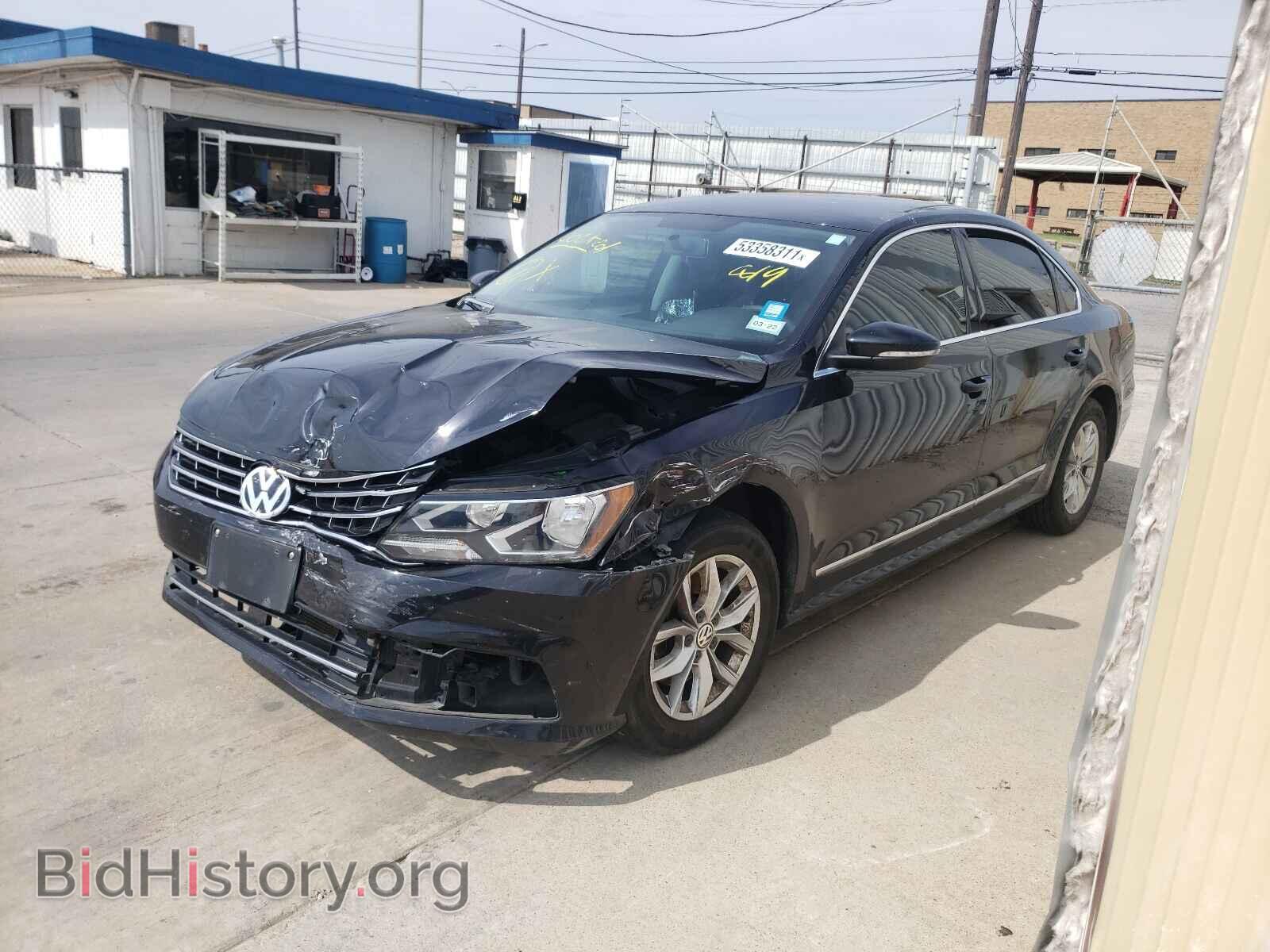 2017 VOLKSWAGEN PASSAT - VIN: 1VWAT7A31HC011111 - Фото 2