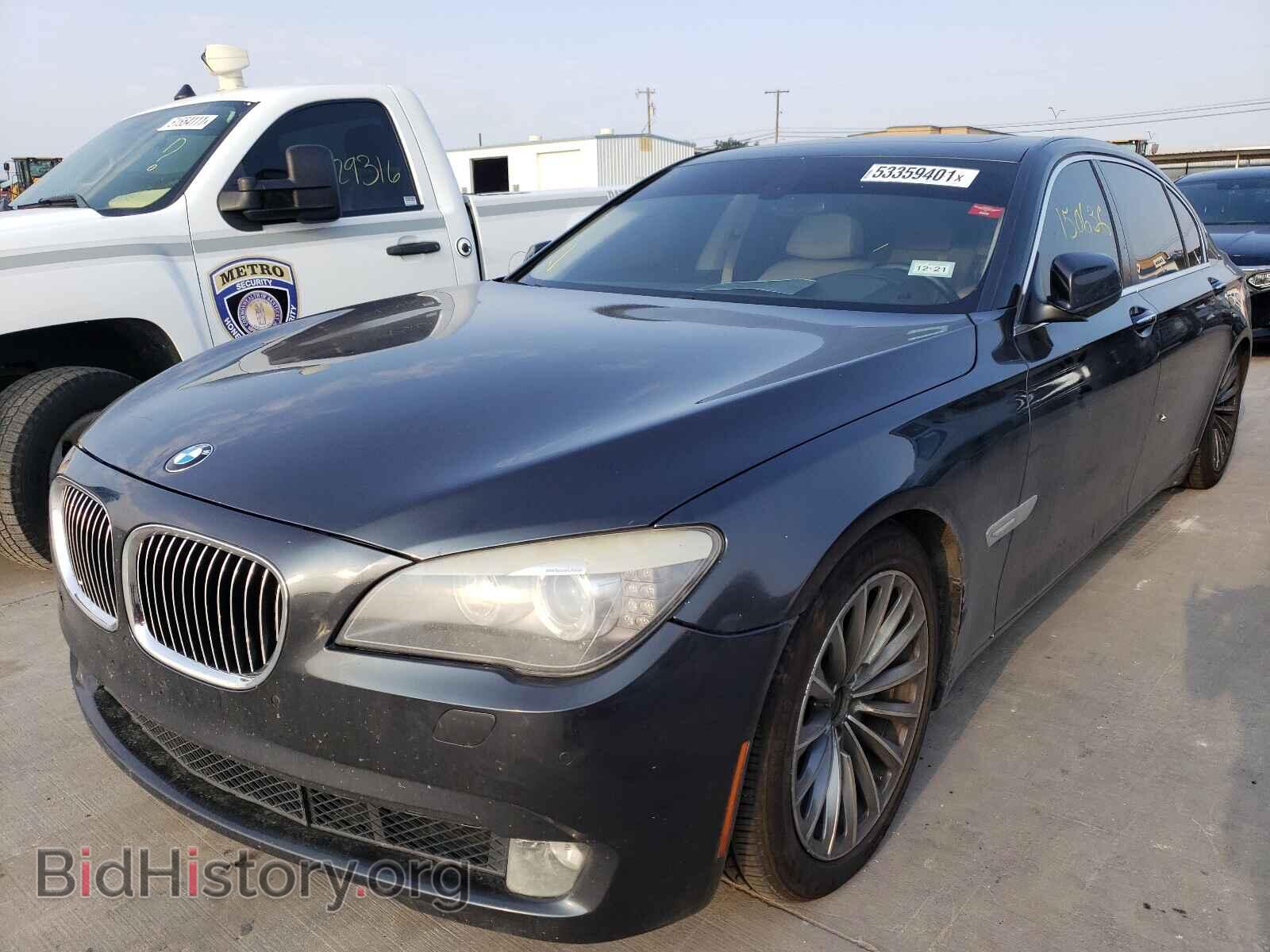 2011 BMW 7 SERIES - VIN: WBAKB8C59BC851835 - Фото 2