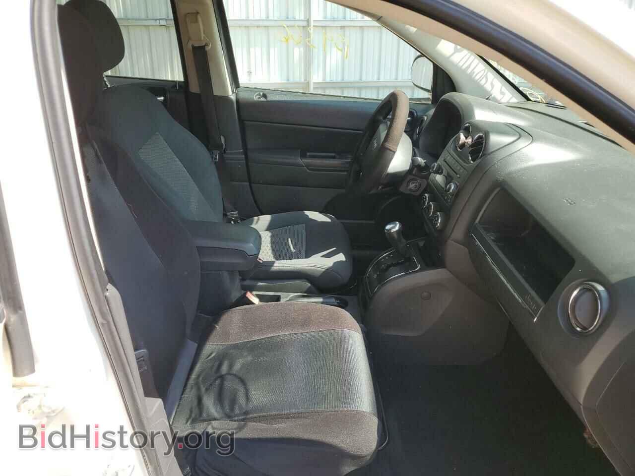 2010 JEEP COMPASS - VIN: 1J4NT4FB1AD611897 - Photo 5