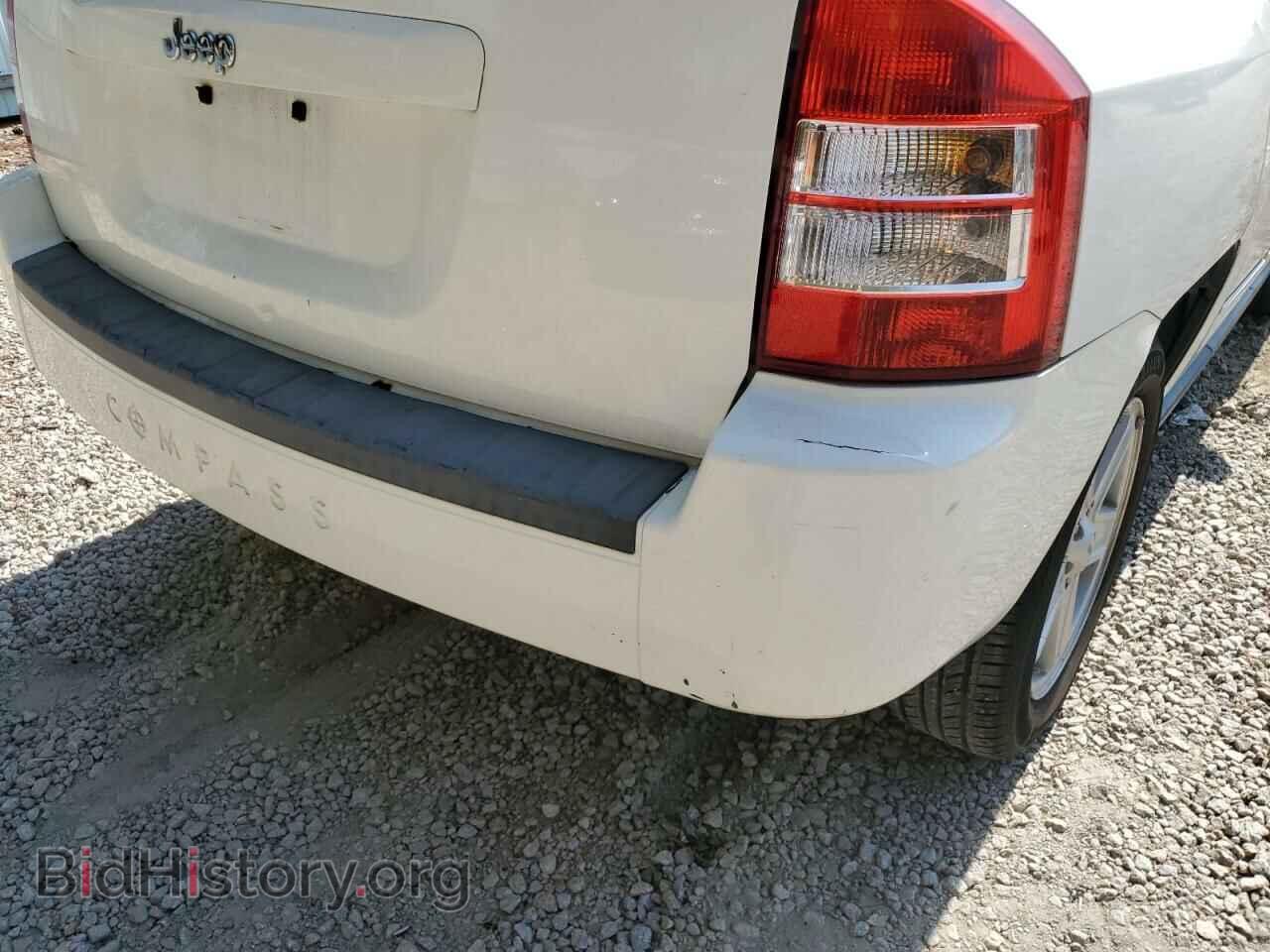 2010 JEEP COMPASS - VIN: 1J4NT4FB1AD611897 - Photo 9