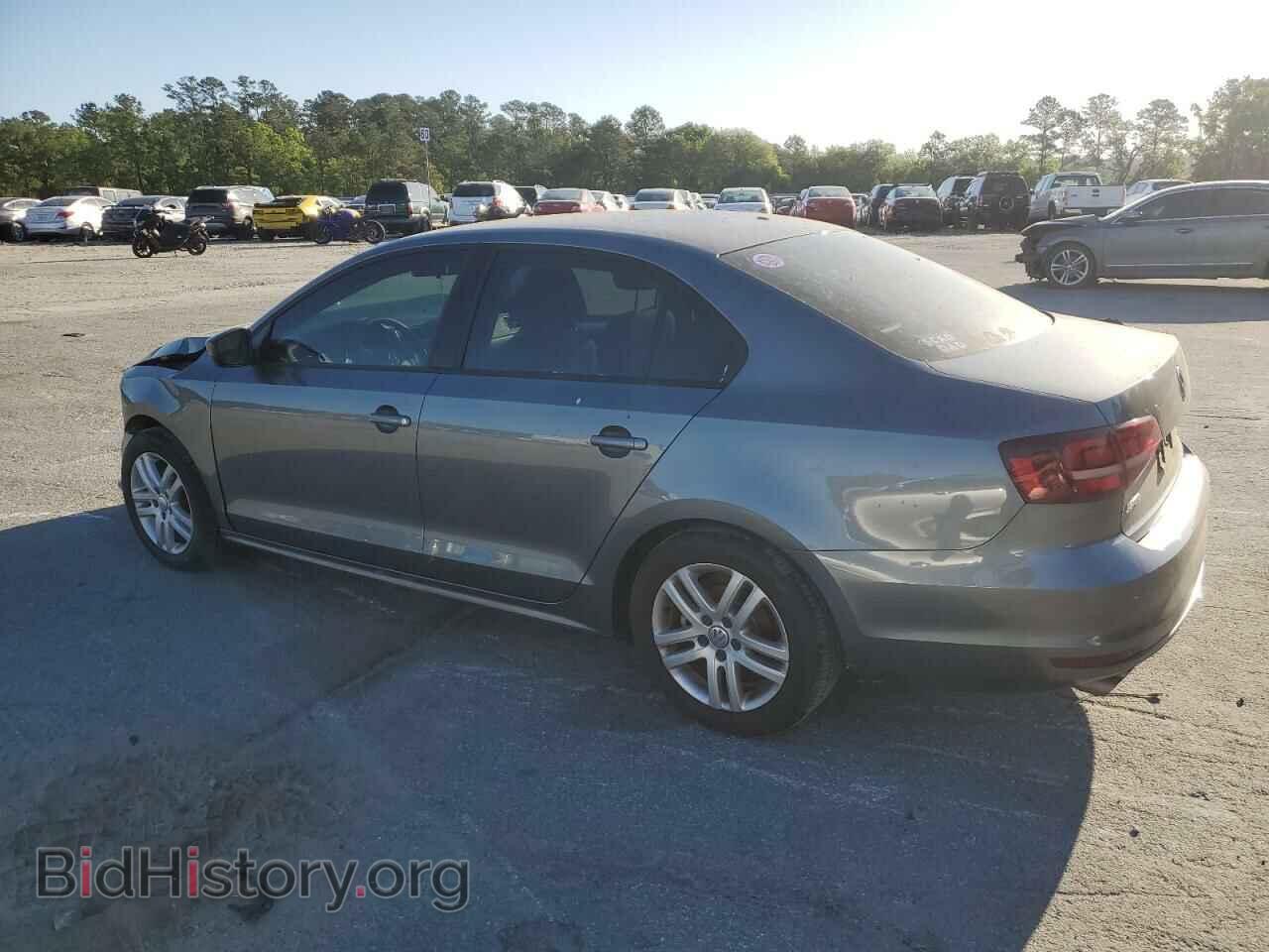 2018 VOLKSWAGEN JETTA - VIN: 3VW2B7AJ0JM258324 - Фото 2