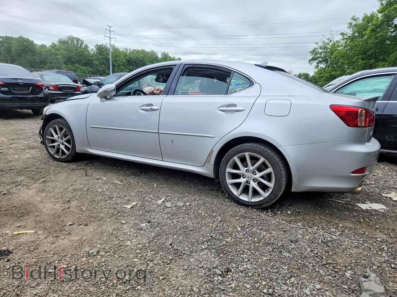 2011 LEXUS IS - VIN: JTHCF5C20B5049385 - Photo 2