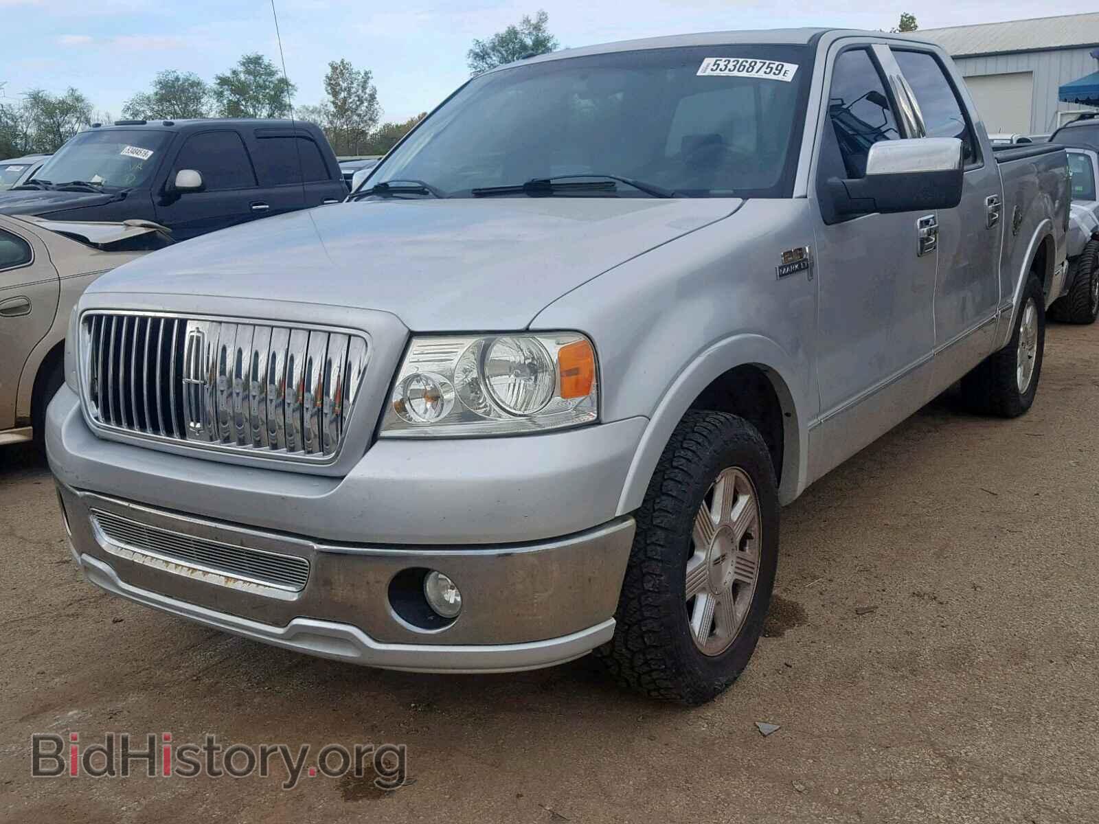 2006 LINCOLN MARK LT - VIN: 5LTPW16506FJ24942 - Фото 2