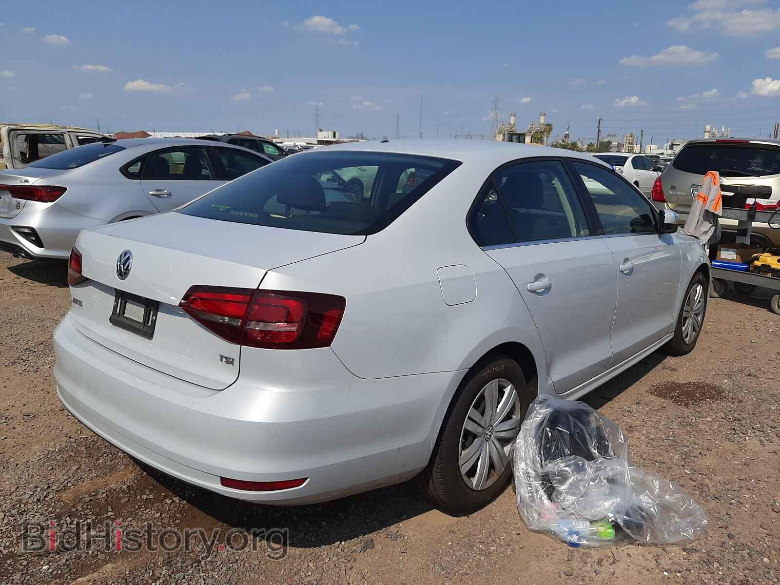 2017 VOLKSWAGEN JETTA - VIN: 3VW2B7AJ0HM393619 - Фото 4