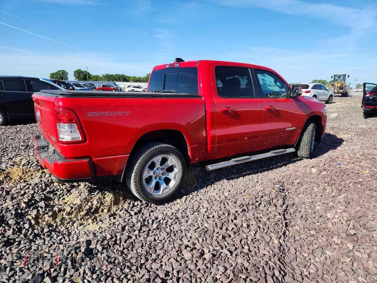 2020 RAM 1500 - VIN: 1C6SRFFT5LN110348 - Фото 3