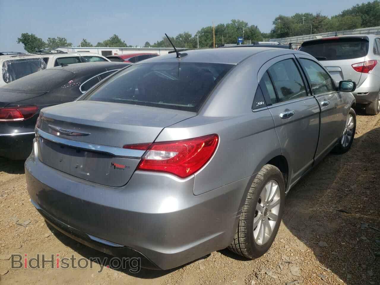 2013 CHRYSLER 200 - VIN: 1C3CCBCG1DN556520 - Photo 4