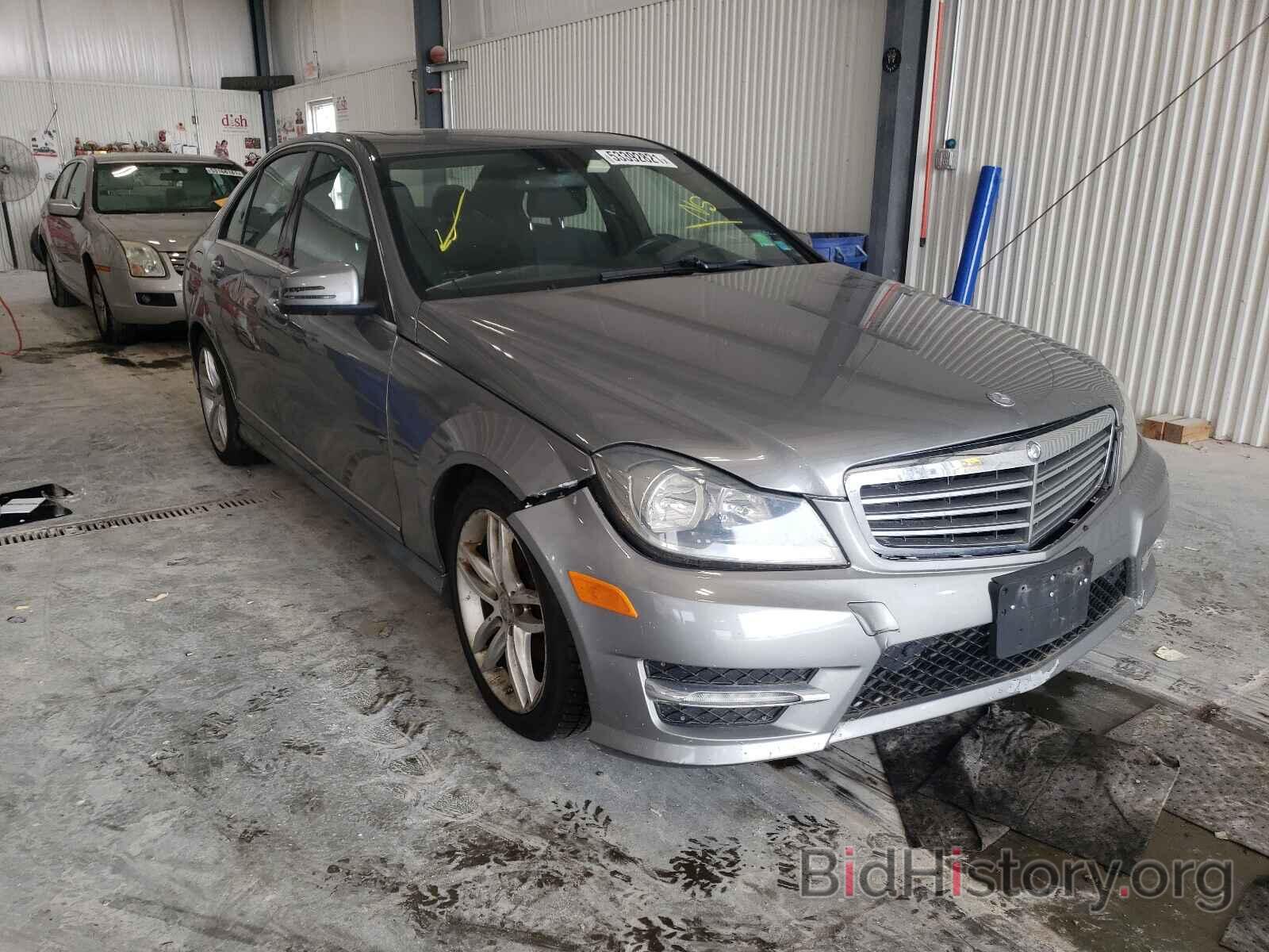 Photo WDDGF4HB3CR205800 - MERCEDES-BENZ C-CLASS 2012