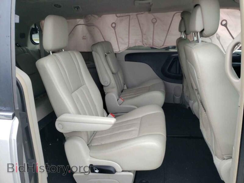 2011 Chrysler MINIVAN (VIN 2A4RR8DG6BR634760) — photo 6 of 10