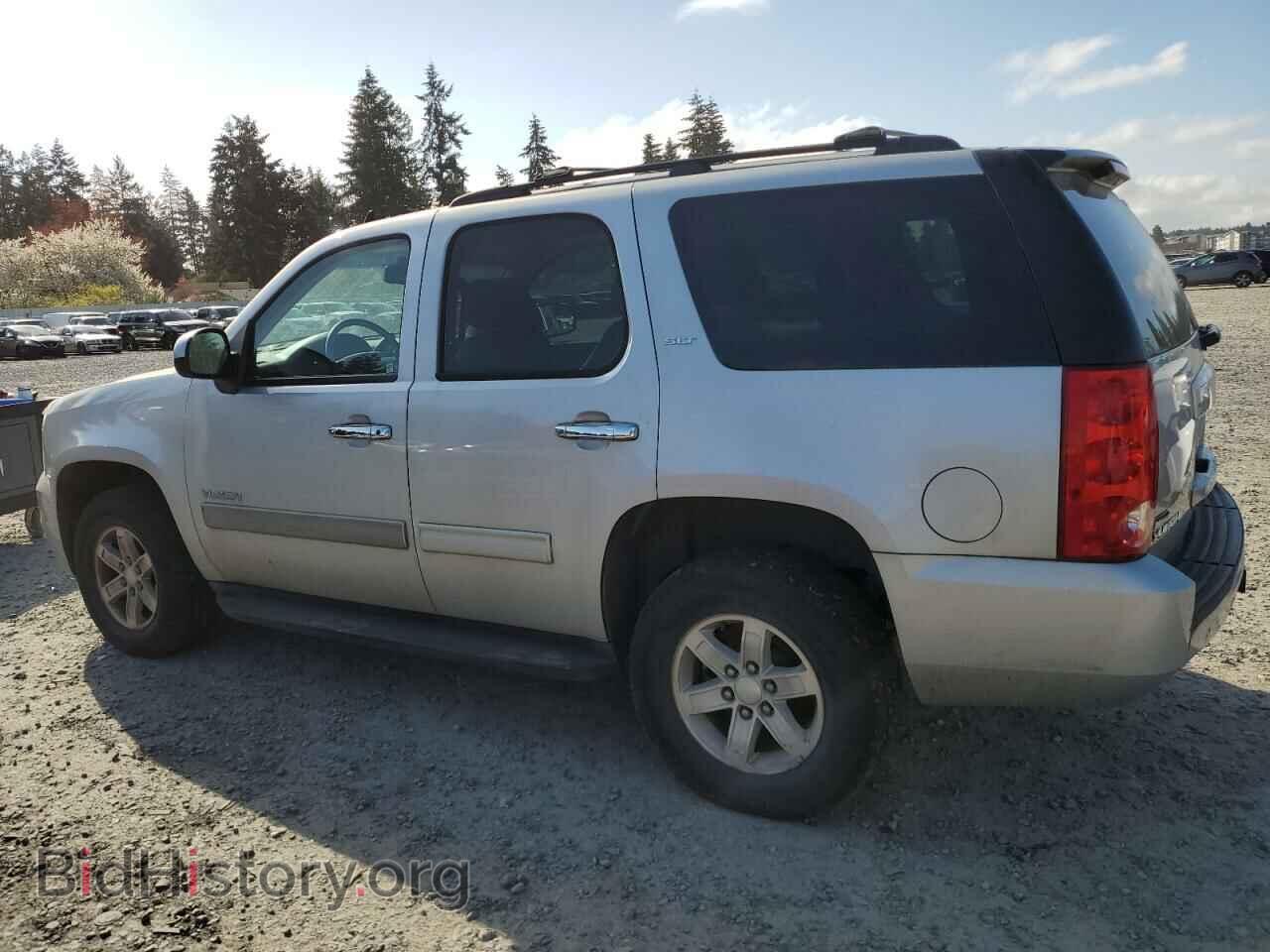 2011 GMC YUKON - VIN: 1GKS2CE08BR346572 - Фото 2