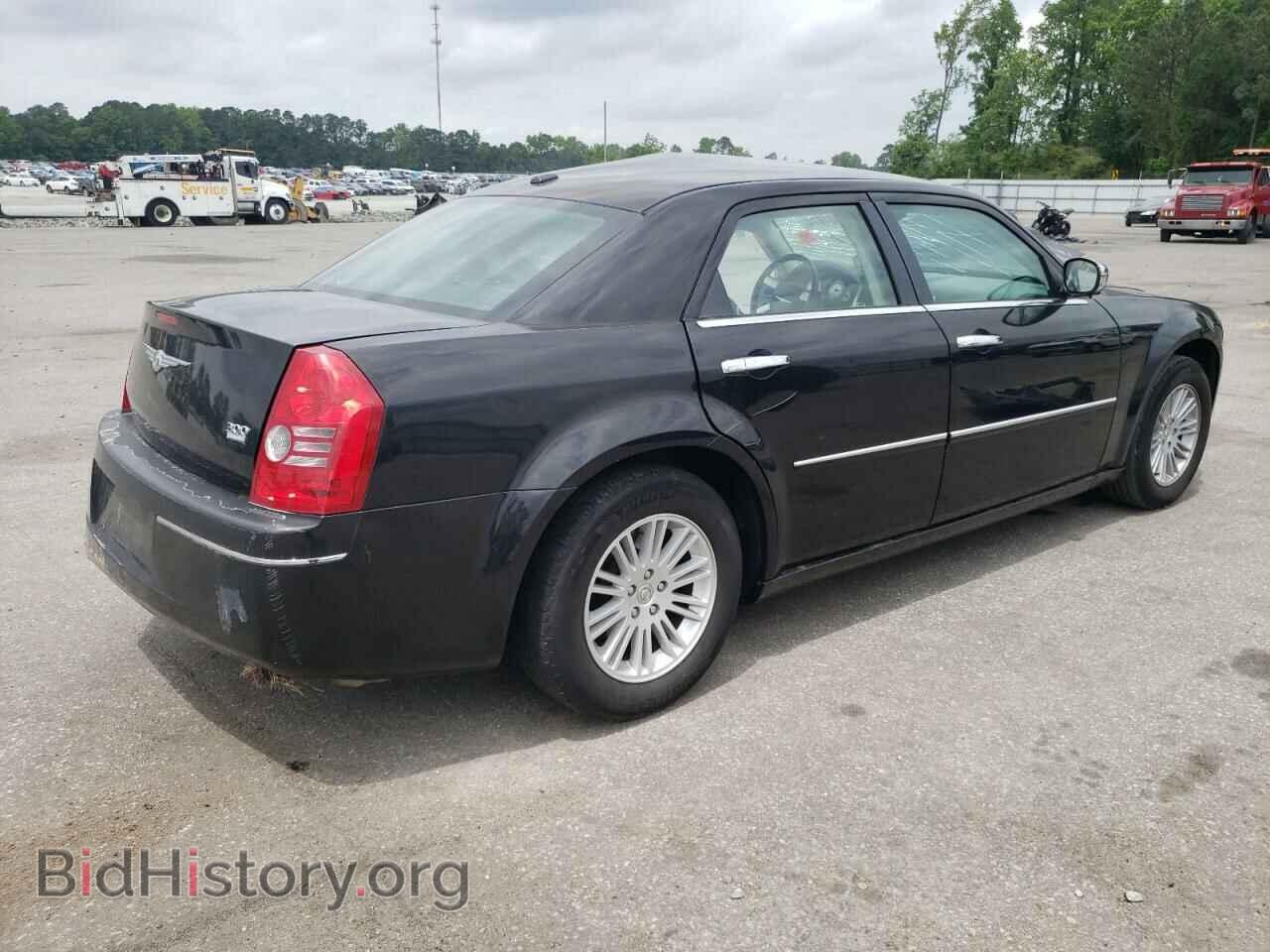 2010 CHRYSLER 300 - VIN: 2C3CA5CV6AH192833 - Фото 3