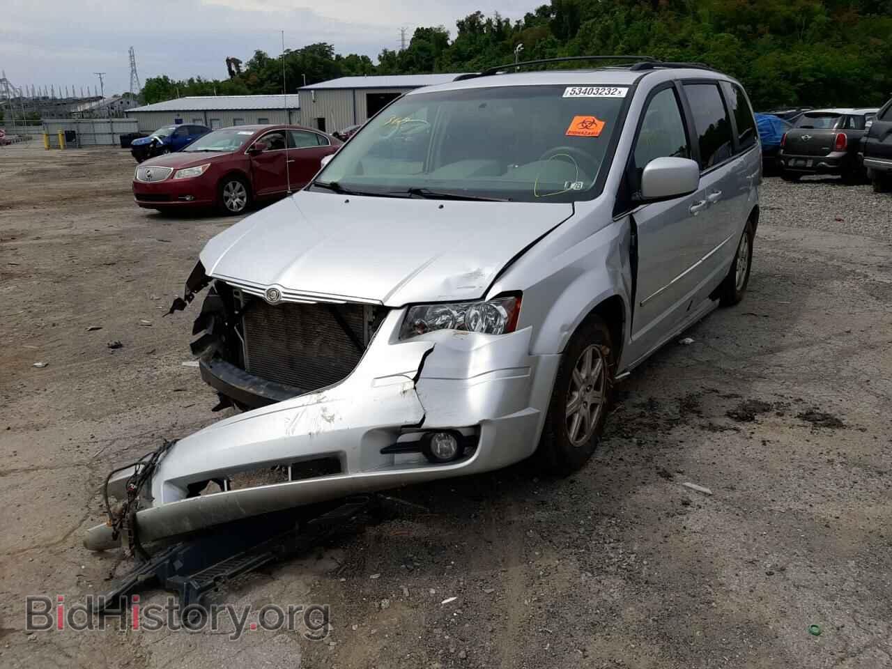 2010 CHRYSLER MINIVAN - VIN: 2A4RR5D17AR109988 - Фото 2