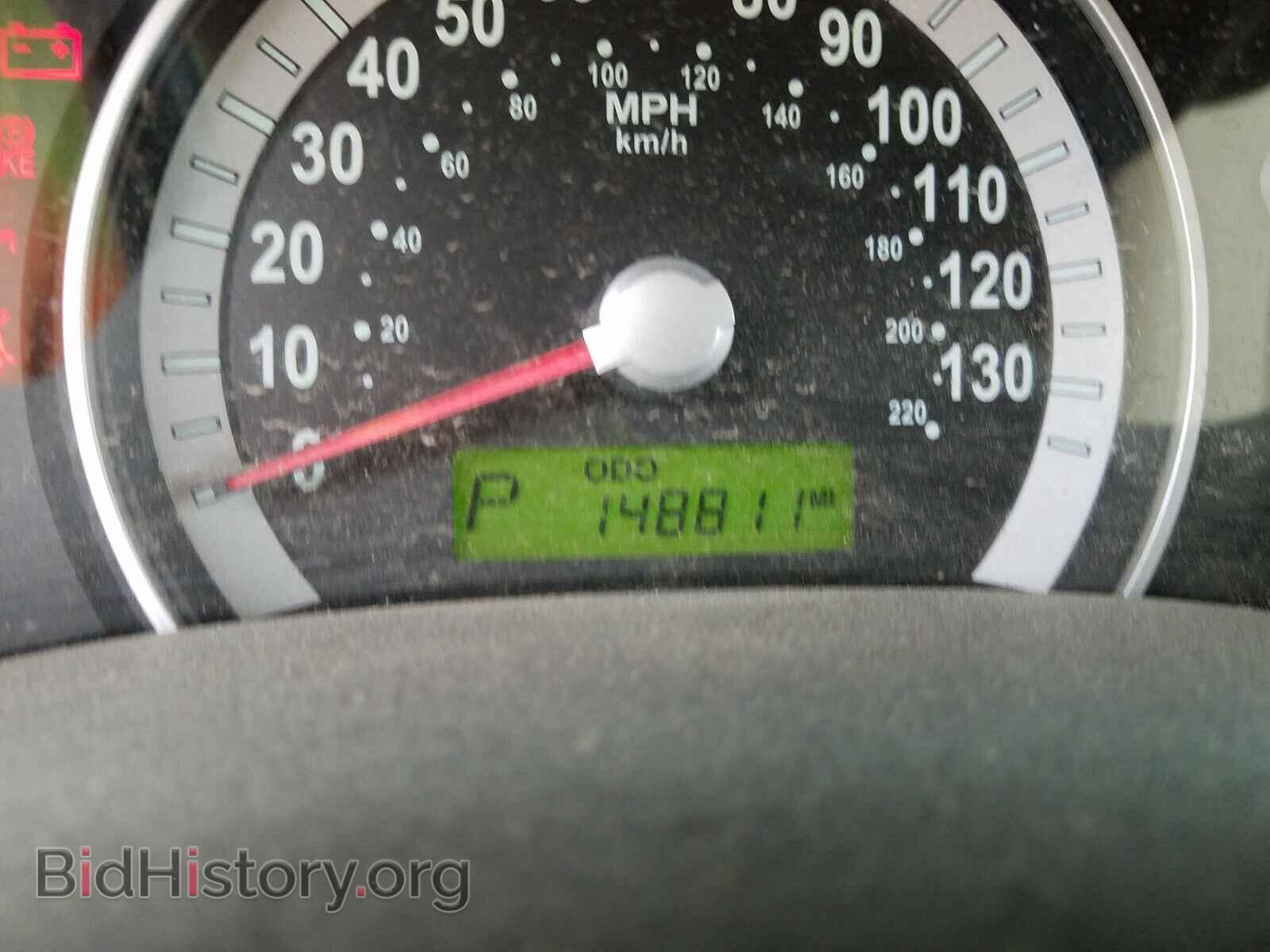 2007 HYUNDAI ENTOURAGE - VIN: KNDMC233776029058 - Фото 8
