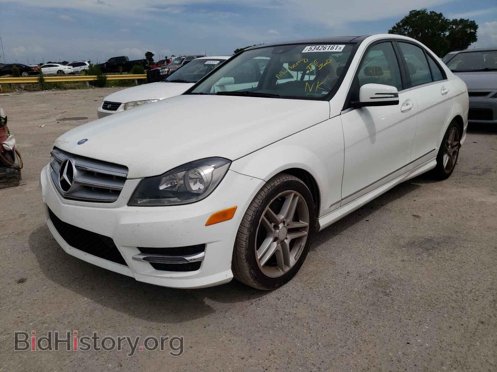2013 MERCEDES-BENZ C-CLASS - VIN: WDDGF5HB2DA817640 - Фото 2