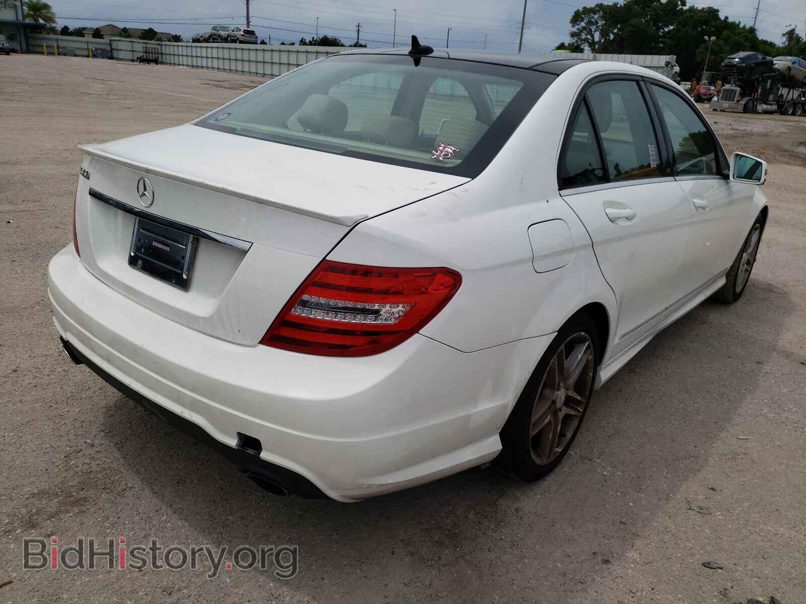 2013 MERCEDES-BENZ C-CLASS - VIN: WDDGF5HB2DA817640 - Фото 4