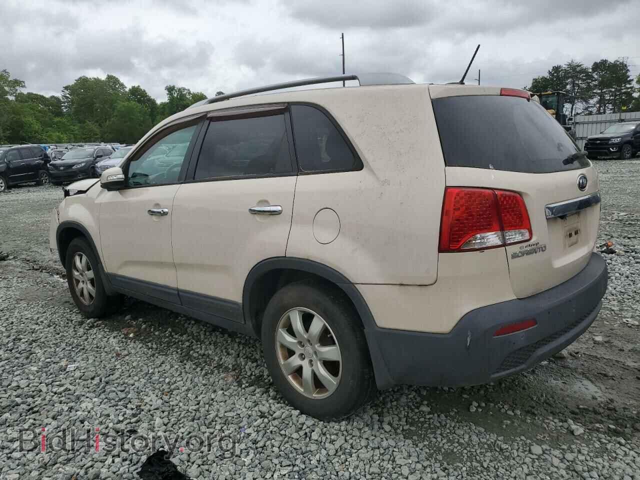 2011 KIA SORENTO - VIN: 5XYKT3A18BG097518 - Фото 2