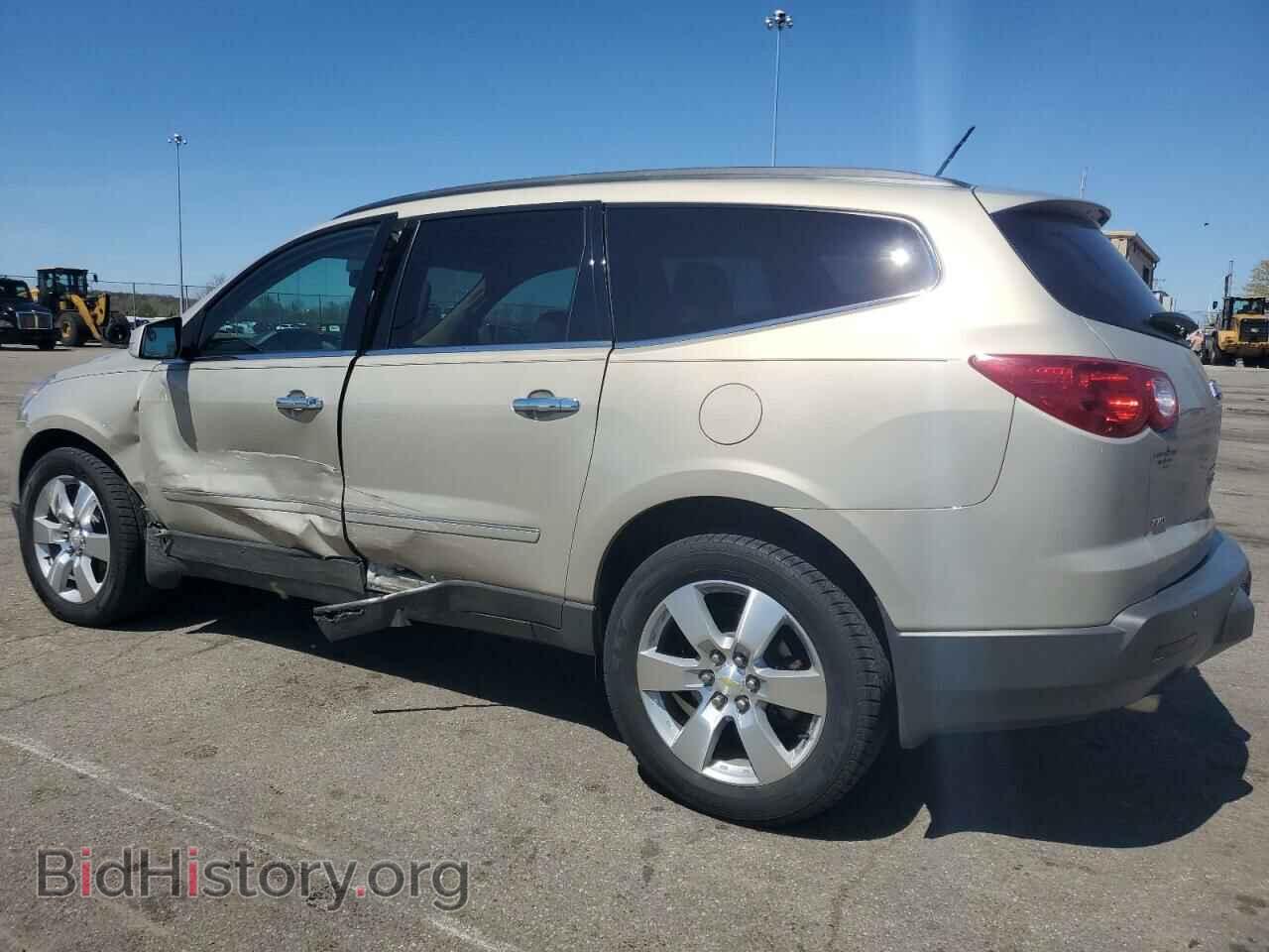 2012 CHEVROLET TRAVERSE - VIN: 1GNKVLED6CJ153270 - Фото 2