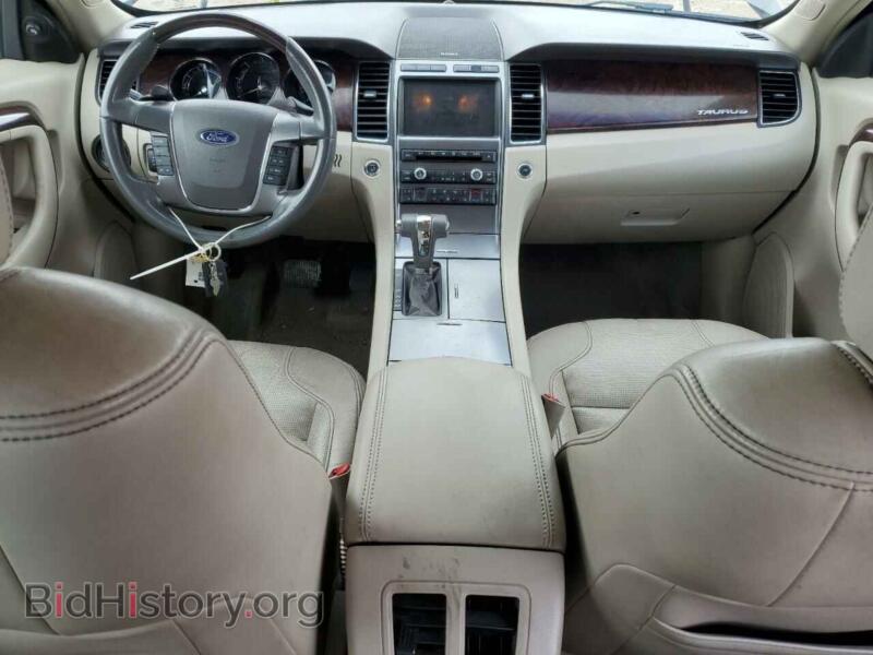 2011 Ford TAURUS (VIN 1FAHP2FW3BG158662) — photo 8 of 13