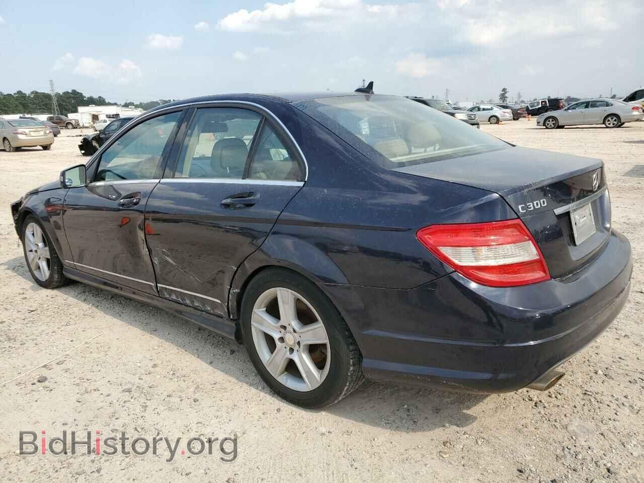 2011 MERCEDES-BENZ C-CLASS - VIN: WDDGF8BB3BR145659 - Фото 2