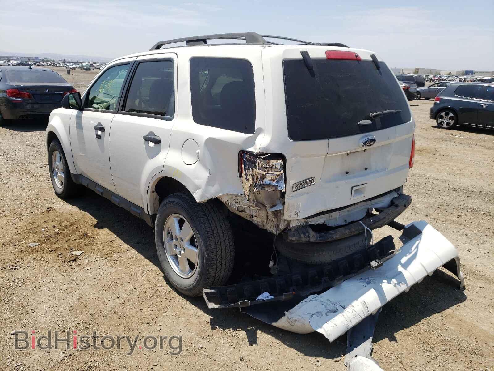 2011 FORD ESCAPE - VIN: 1FMCU0D73BKB79002 - Фото 3