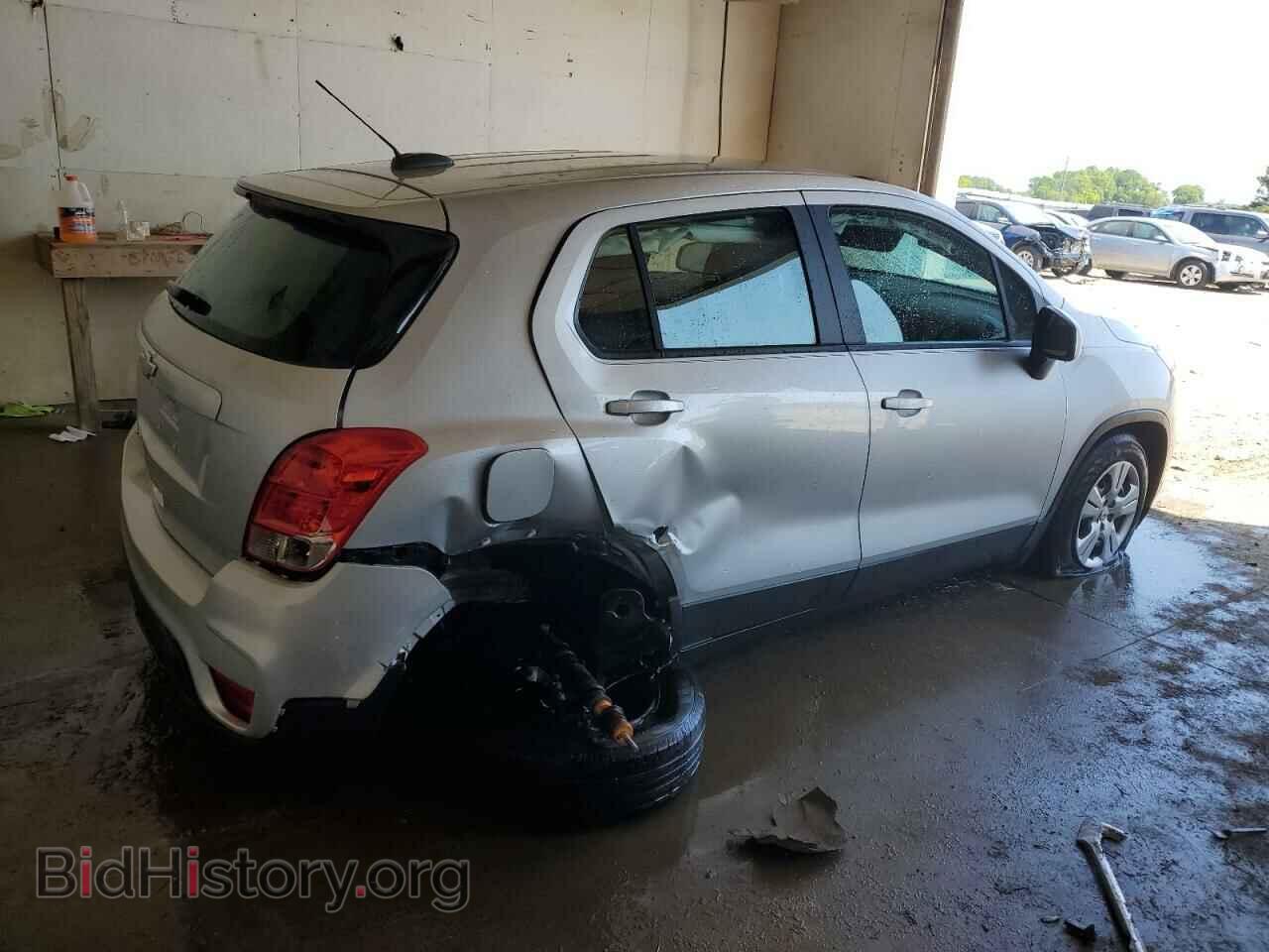 2017 CHEVROLET TRAX - VIN: 3GNCJKSB8HL290322 - Фото 3