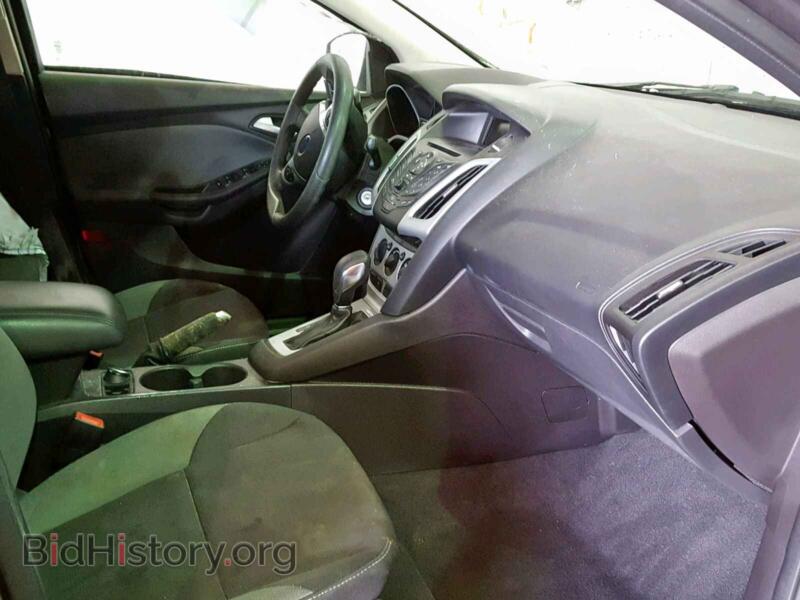 2013 Ford FOCUS SE (VIN 1FADP3F24DL302537) — photo 5 of 10