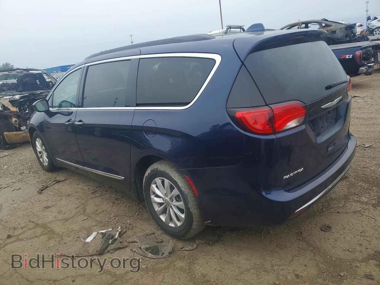 2017 CHRYSLER PACIFICA V - VIN: 2C4RC1BG5HR587389 - Photo 2