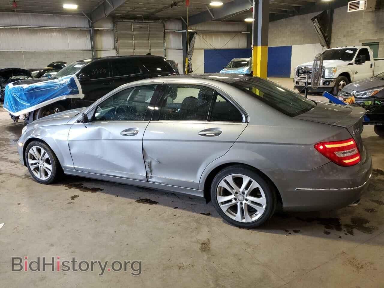 2012 MERCEDES-BENZ C-CLASS - VIN: WDDGF8BB1CA647084 - Фото 2