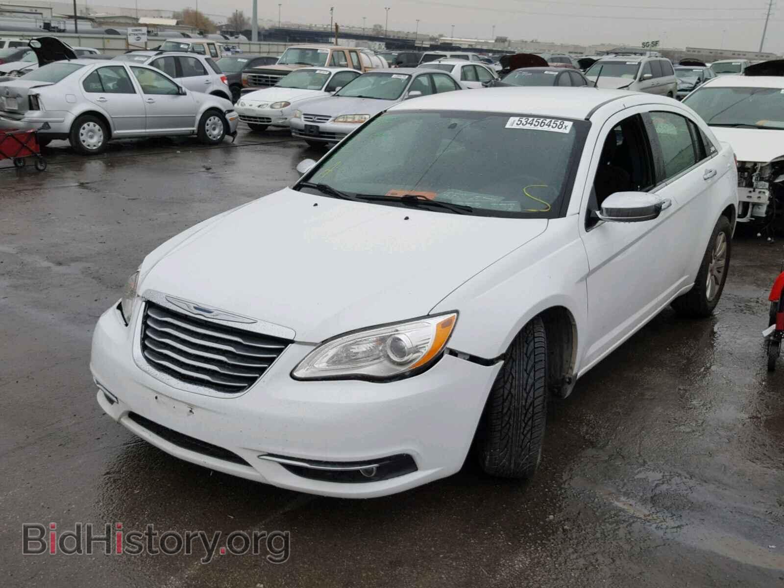 2013 CHRYSLER 200 - VIN: 1C3CCBCG3DN524104 - Фото 2