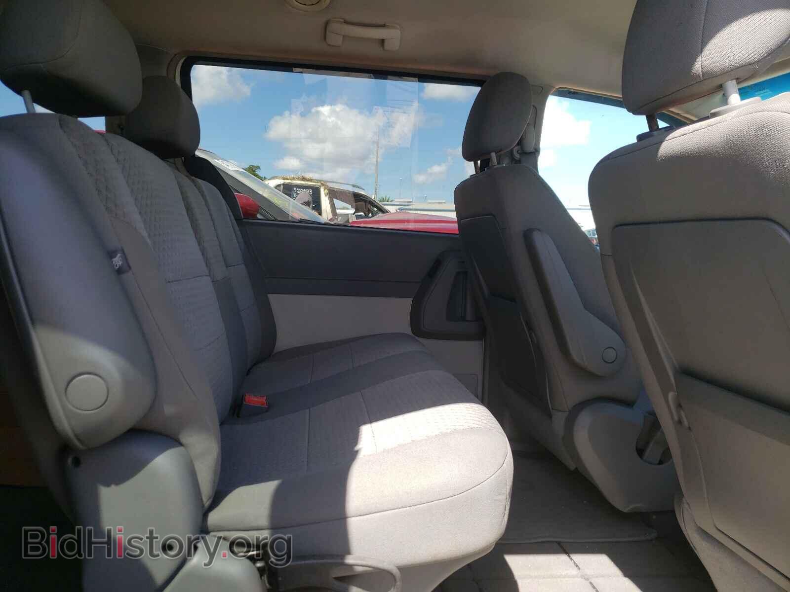 2008 CHRYSLER MINIVAN - VIN: 2A8HR44H98R838327 - Фото 6