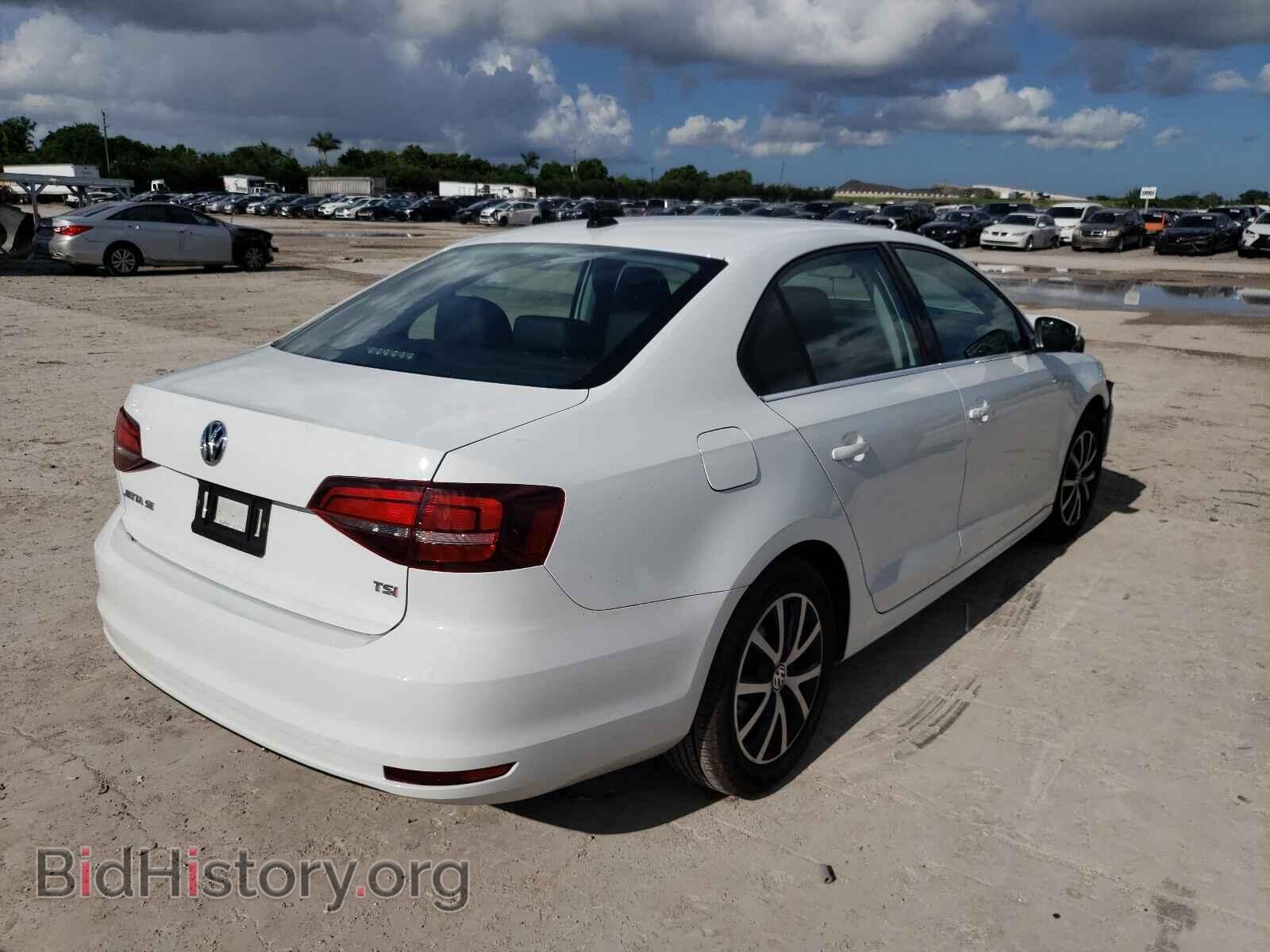 2017 VOLKSWAGEN JETTA - VIN: 3VWDB7AJ4HM274318 - Фото 4