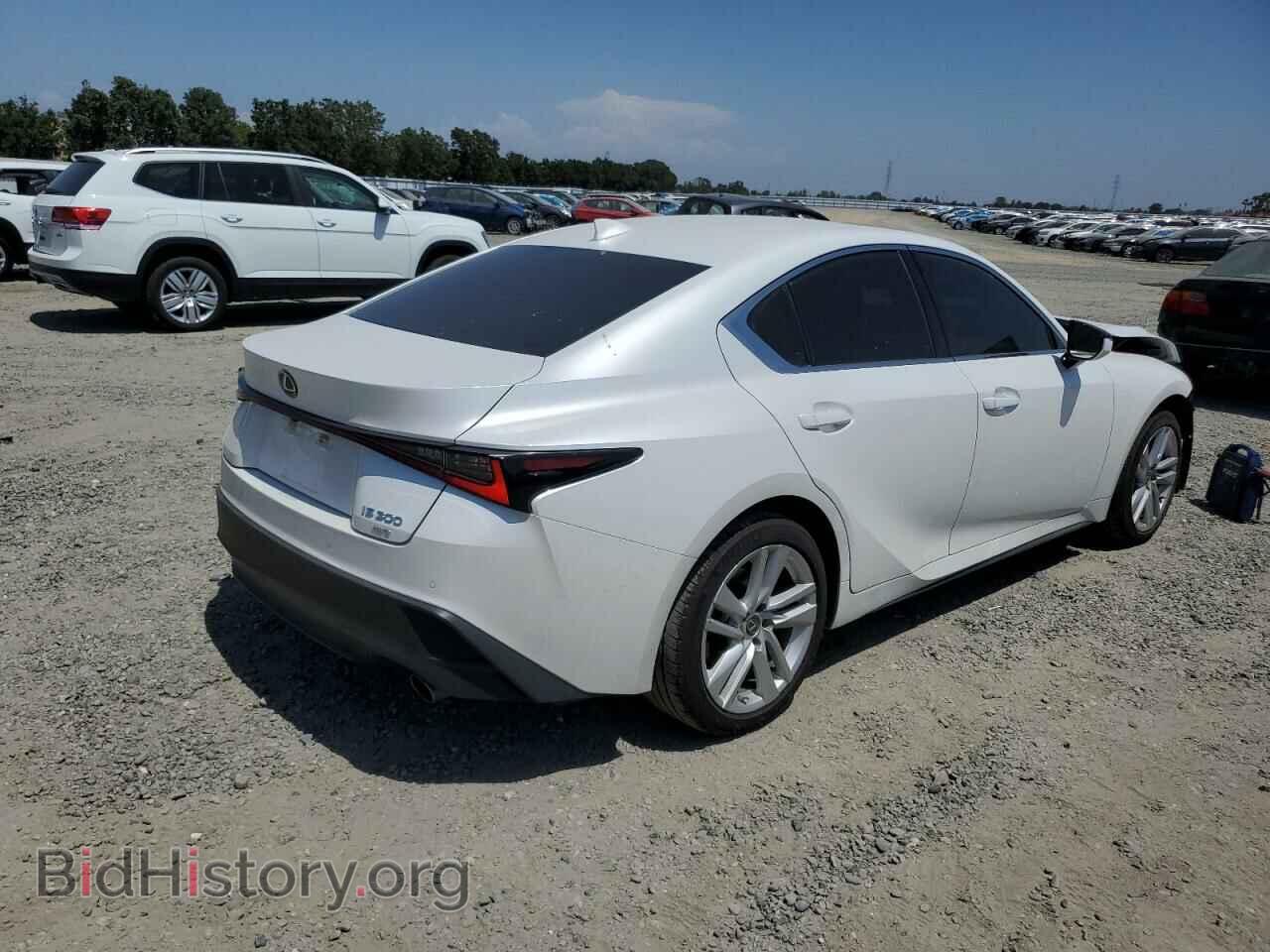 2021 LEXUS IS - VIN: JTHC81F24M5046586 - Фото 3