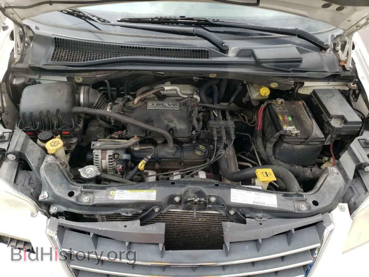 2008 CHRYSLER MINIVAN - VIN: 2A8HR54P48R843044 - Фото 7