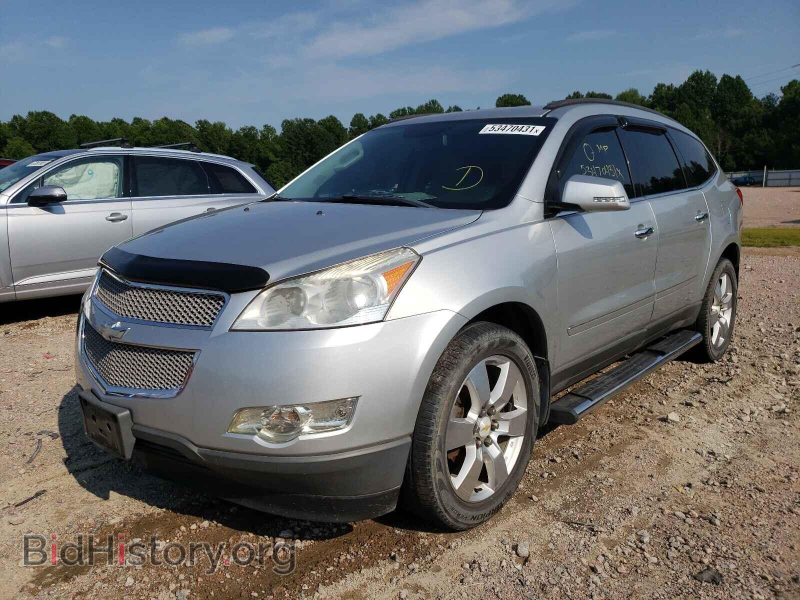 2012 CHEVROLET TRAVERSE - VIN: 1GNKVLEDXCJ163915 - Фото 2