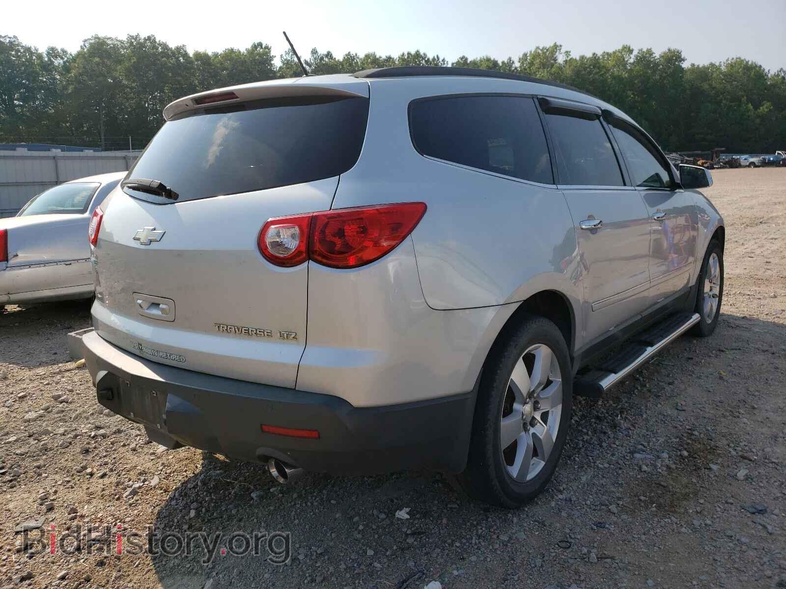 2012 CHEVROLET TRAVERSE - VIN: 1GNKVLEDXCJ163915 - Фото 4