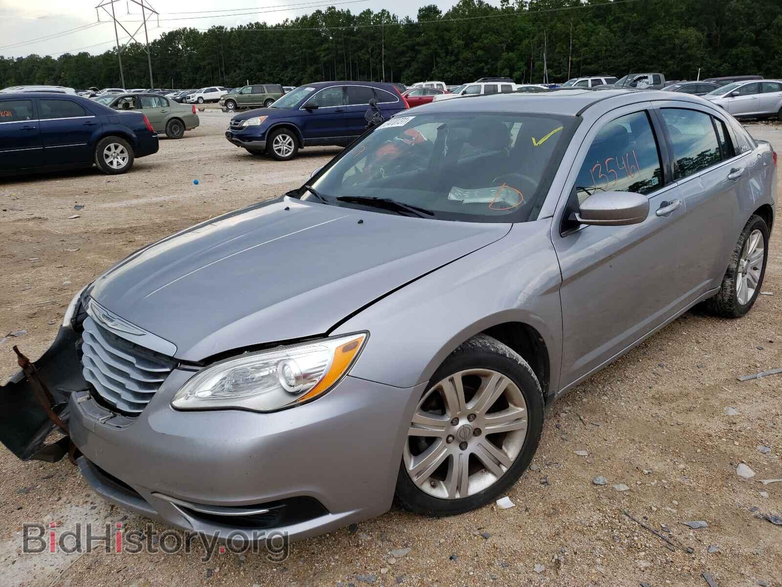 2013 CHRYSLER 200 - VIN: 1C3CCBBB5DN633461 - Фото 2