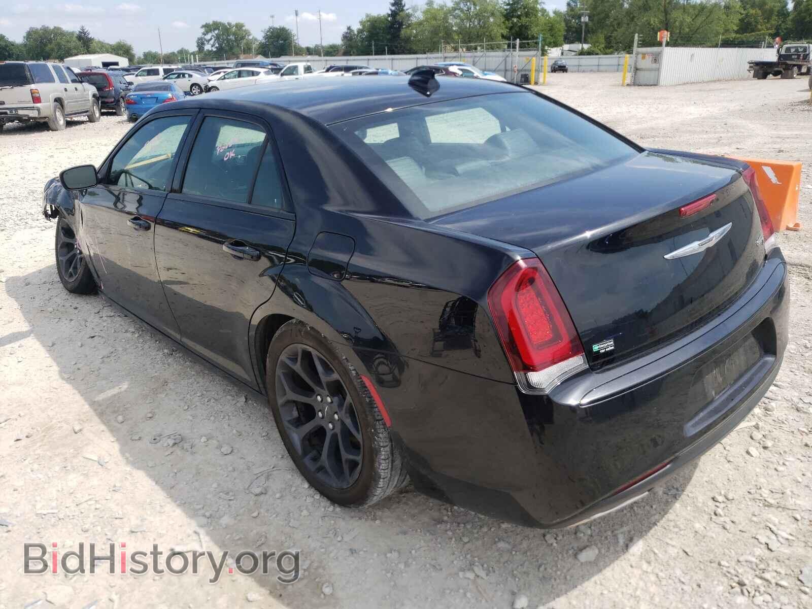 2019 CHRYSLER 300 - VIN: 2C3CCABG9KH538784 - Фото 3