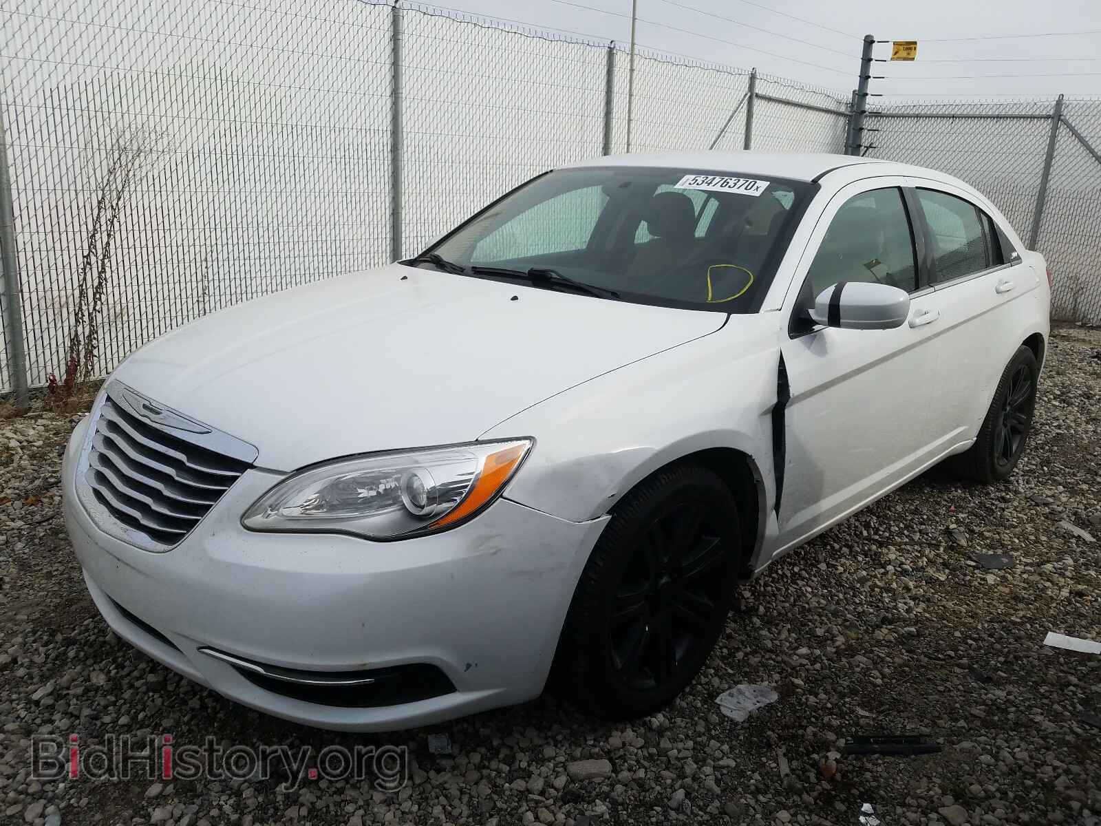 2013 CHRYSLER 200 - VIN: 1C3CCBAB4DN698836 - Фото 2