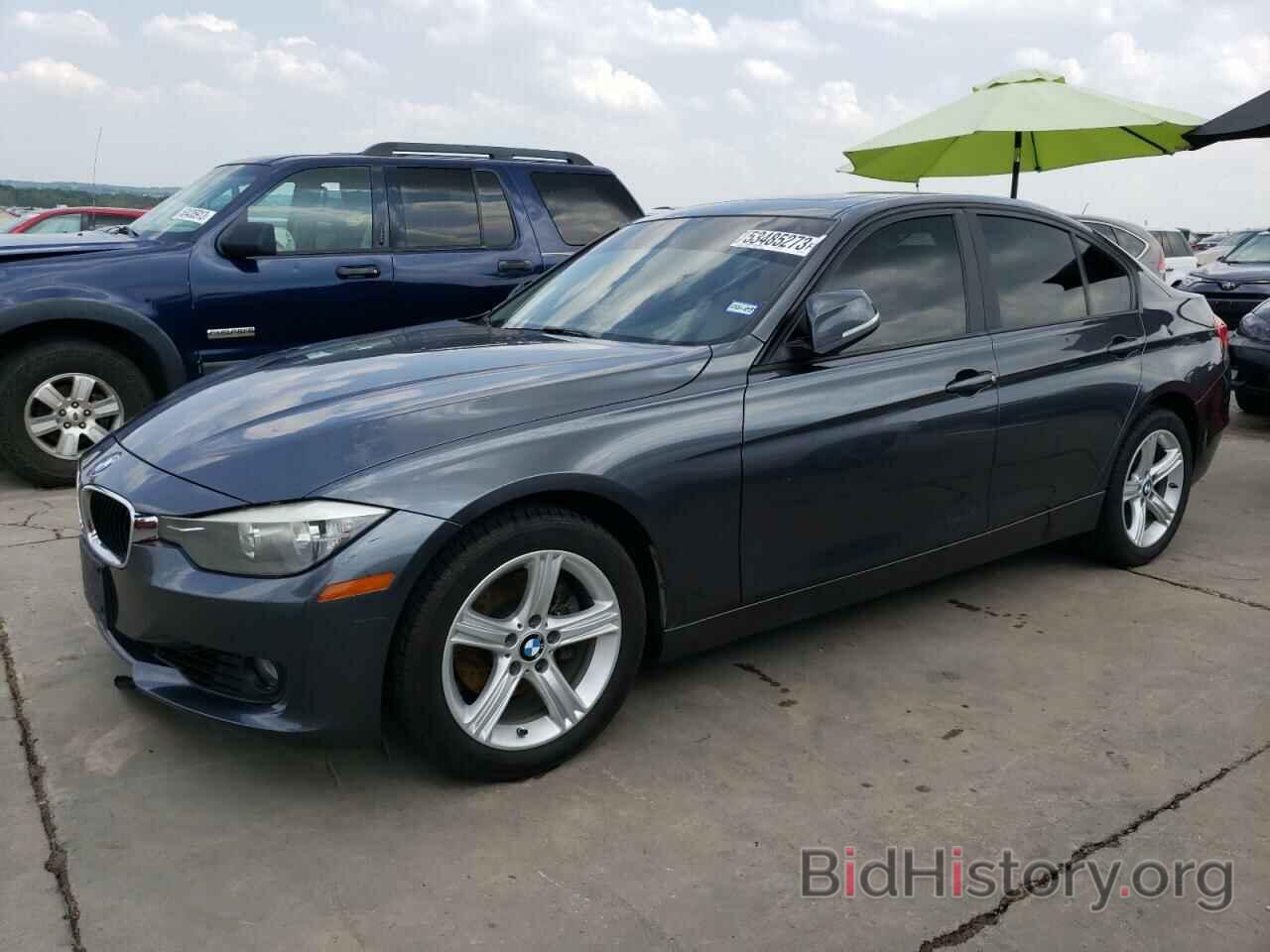 Photo WBA3A5C57DF355715 - BMW 3 SERIES 2013