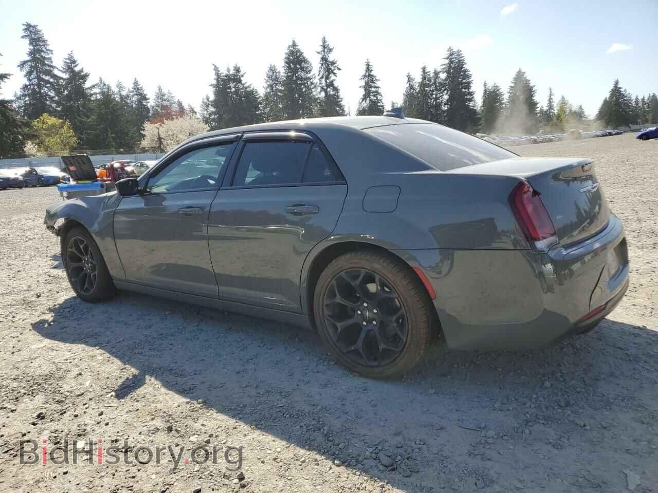 2019 CHRYSLER 300 - VIN: 2C3CCAAG9KH700902 - Фото 2