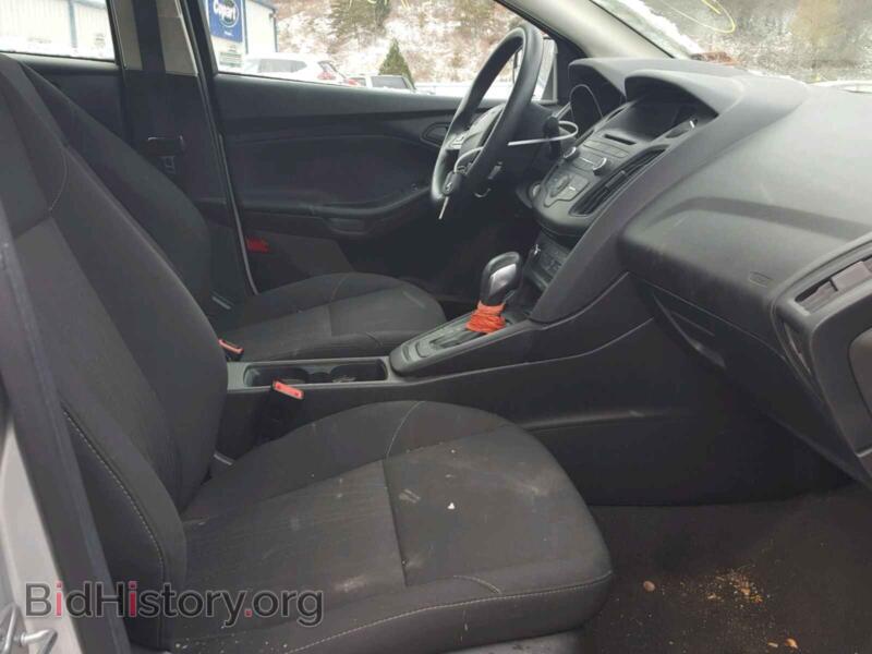 2016 Ford FOCUS (VIN 1FADP3E29GL378258) — photo 5 of 10