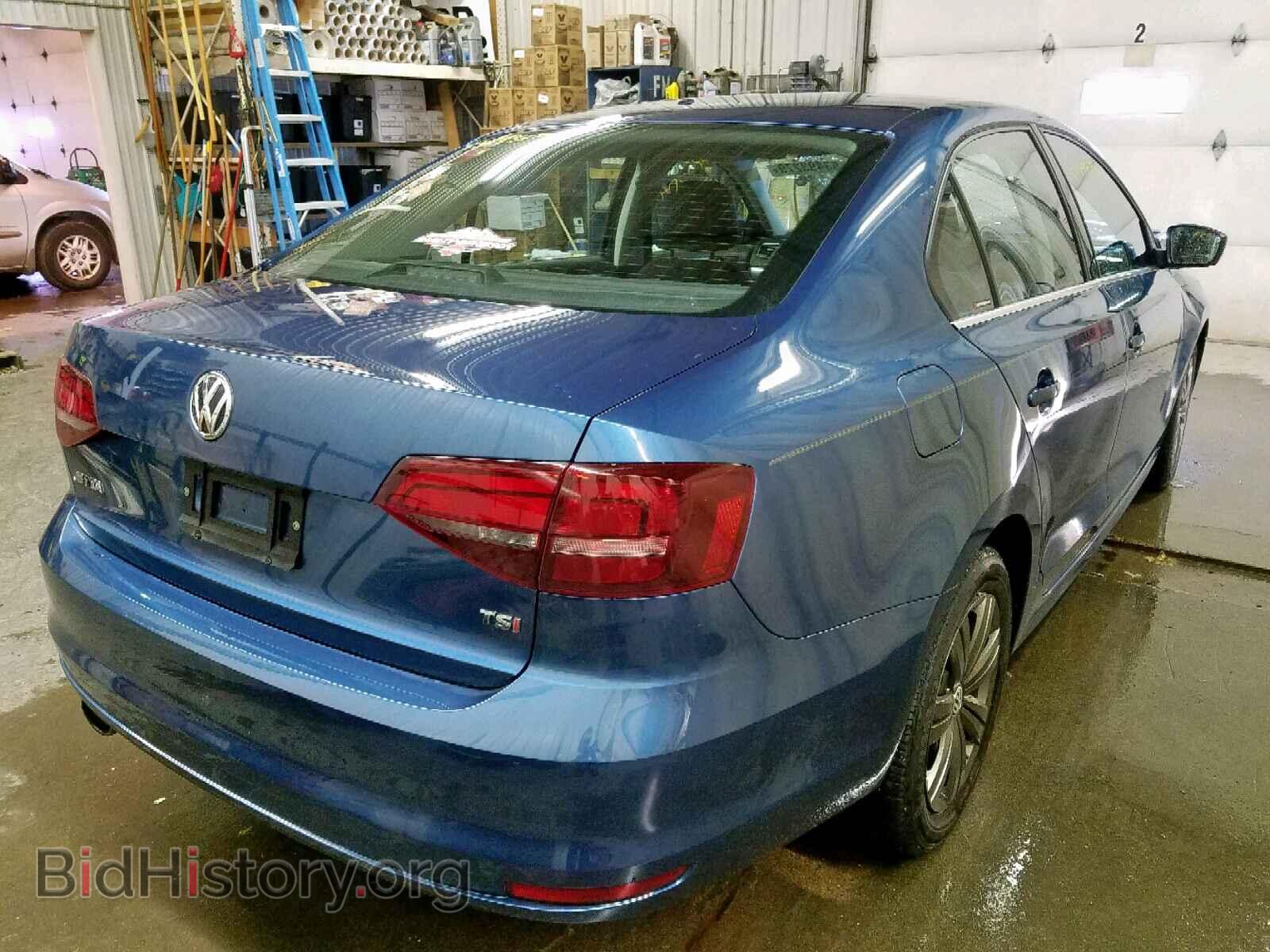 2017 VOLKSWAGEN JETTA - VIN: 3VW2B7AJ3HM281946 - Photo 4